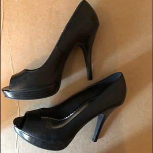 SO Women's Black Peep Toe Heel, size 7.5